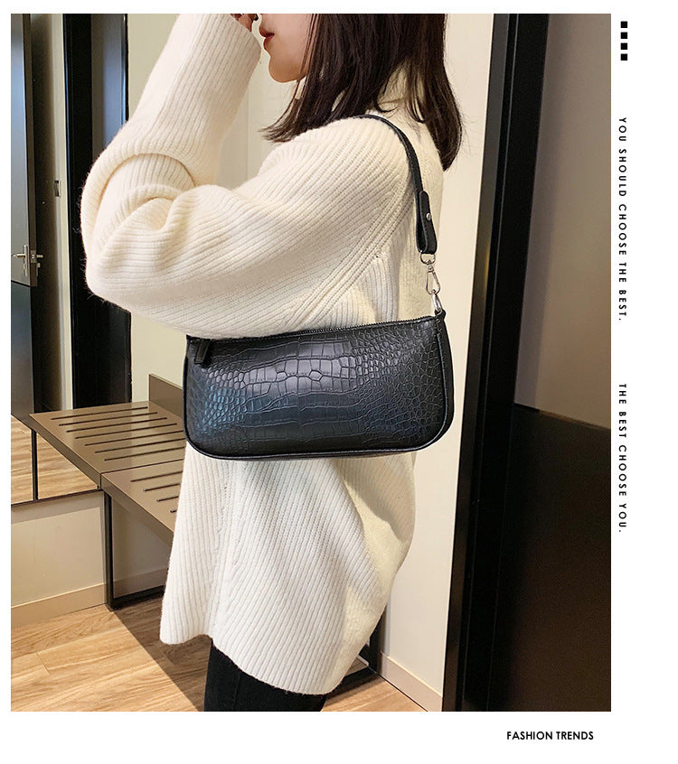 Eclipse Croco Baguette – Zipper & Croc Texture