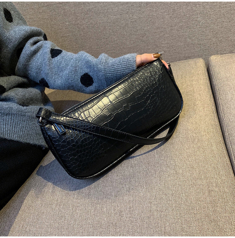 Eclipse Croco Baguette – Zipper & Croc Texture