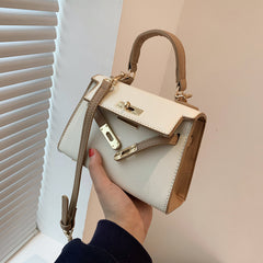 Nova Top-Handle – Structured Silhouette & Gold Lock